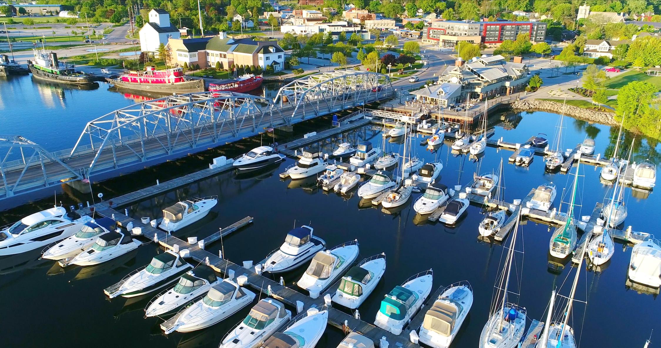 An aerial view of several boats.